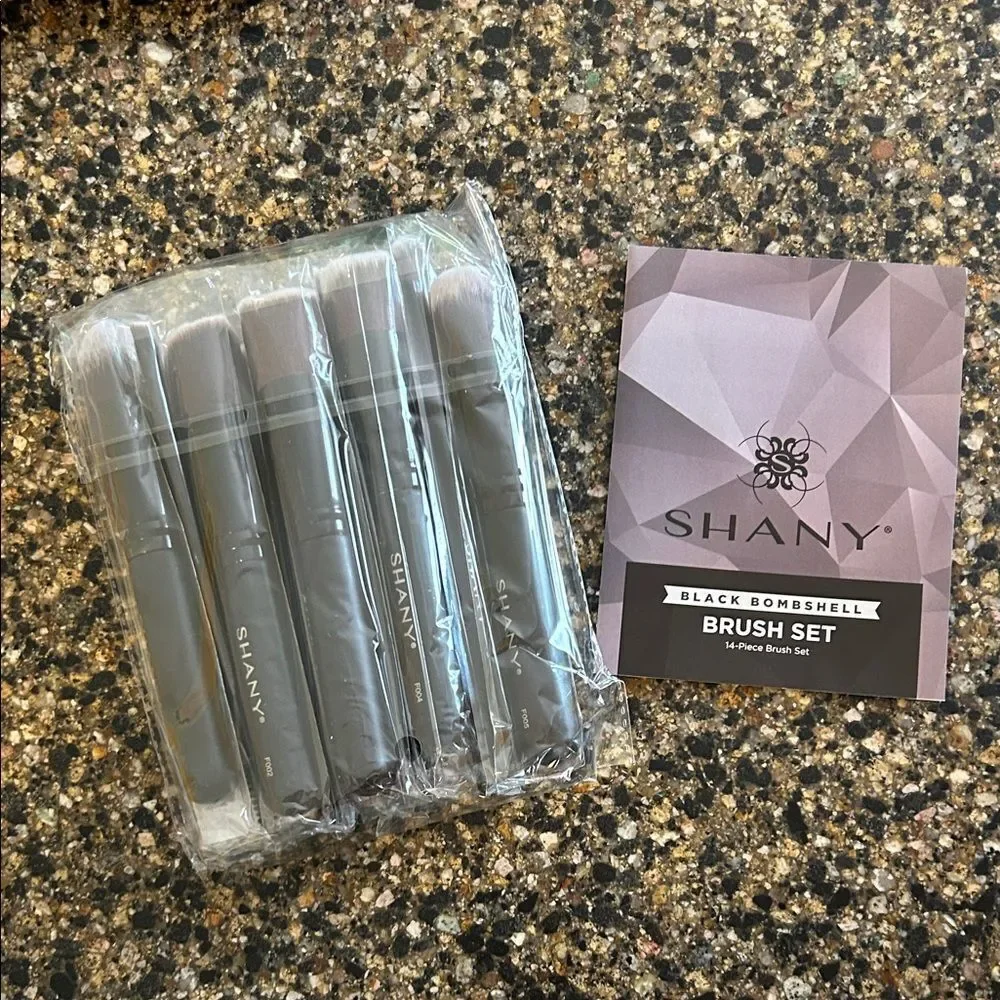 NEW Shany Black Bombshell 14 Piece Brush Set